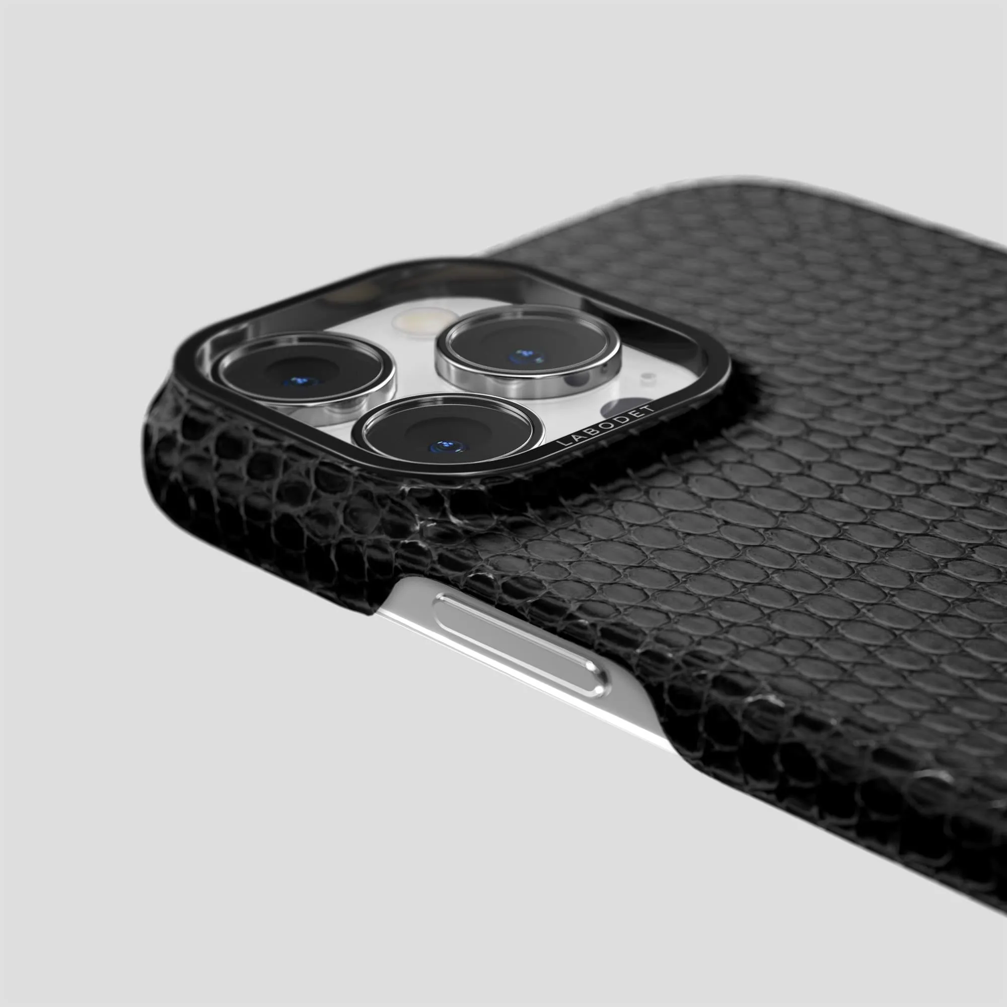 Classic Case For iPhone 15 Pro In Lizard