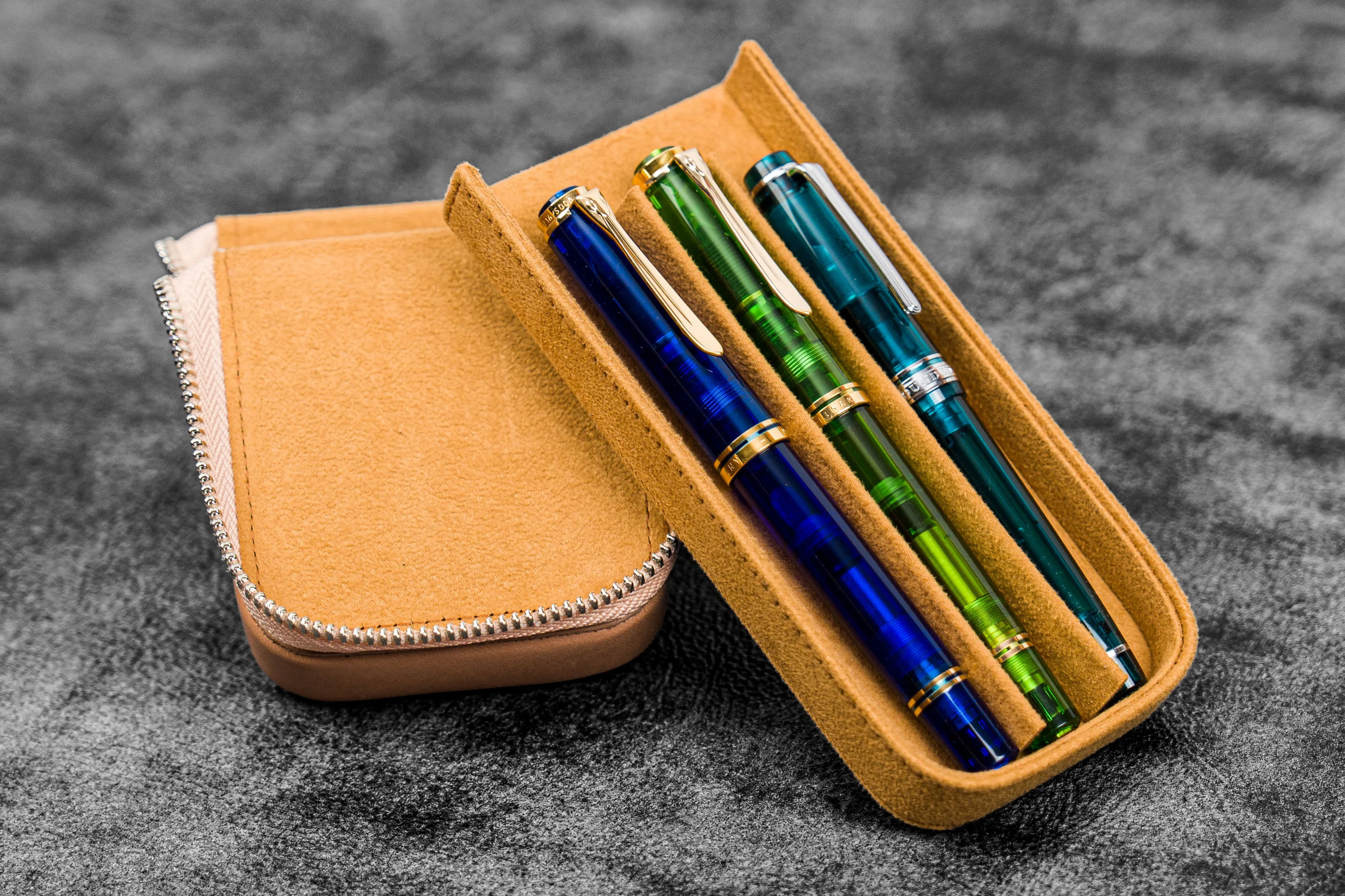 Leather Zippered Magnum Opus 3 Slots Hard Pen Case with Removable Pen Tray - Undyed Leather