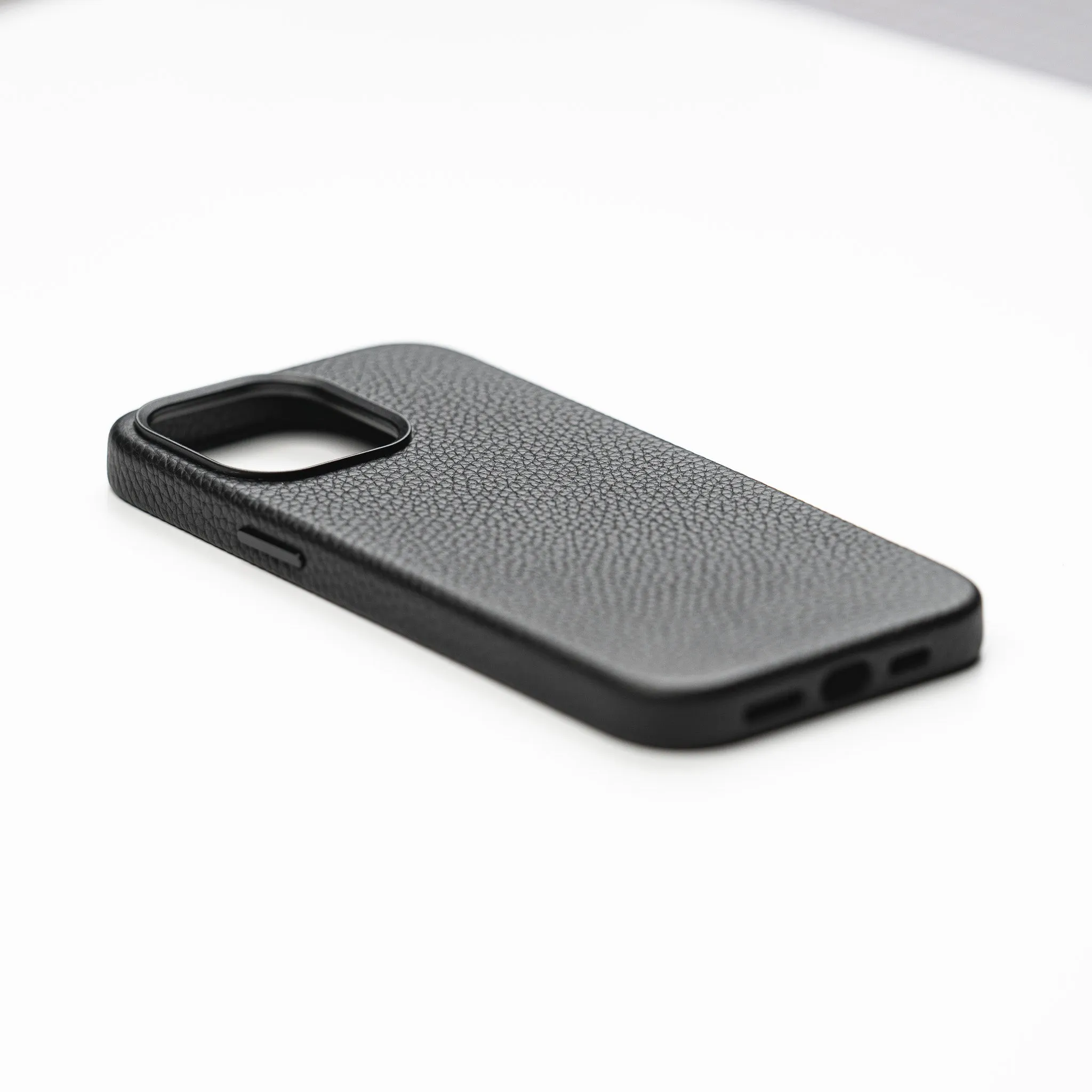 Pebble Leather iPhone 14 Plus Case