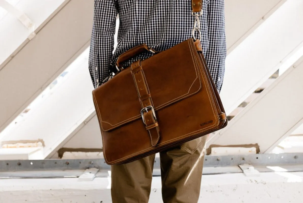 The Cesena Classic Vachetta Leather Briefcase - Terra Tan